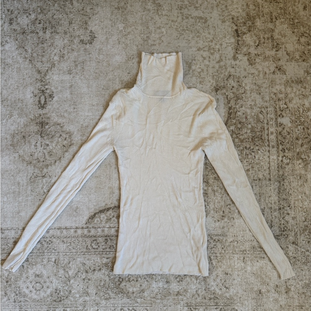 Express Ribbed Turtleneck in Cream- Medium